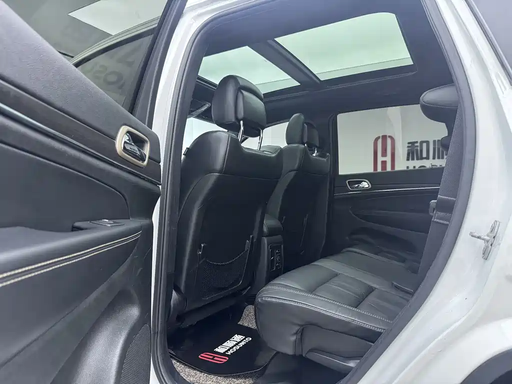 Grand Cherokee (Import) 3.0 L Comfort Enjoyment Navigation