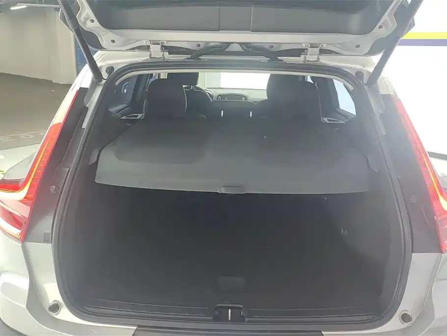 Volvo XC40 沃尔沃XC40 2023款 B4 四驱智远豪华版