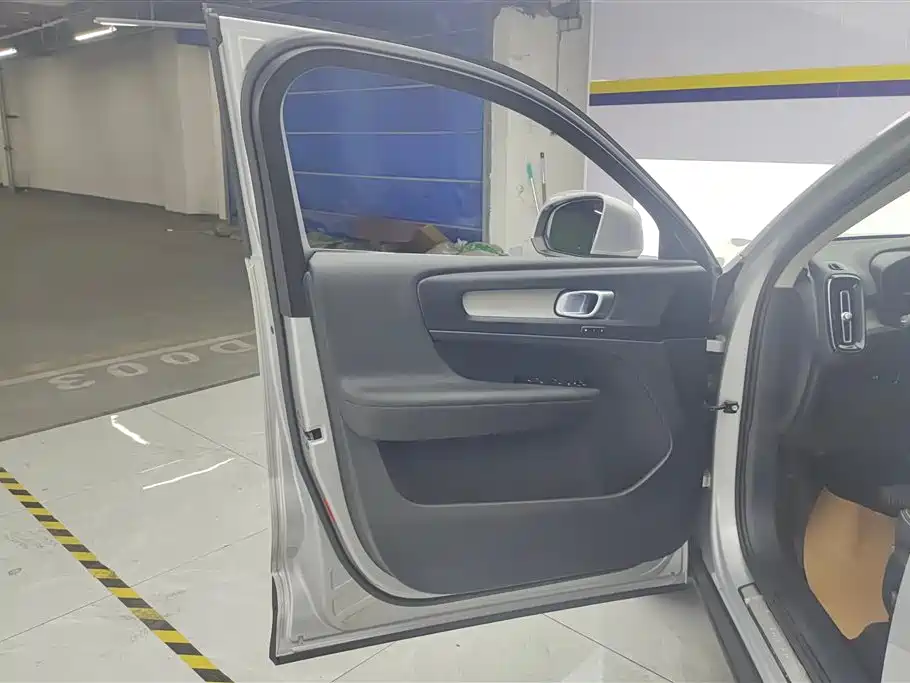 Volvo XC40 沃尔沃XC40 2023款 B4 四驱智远豪华版