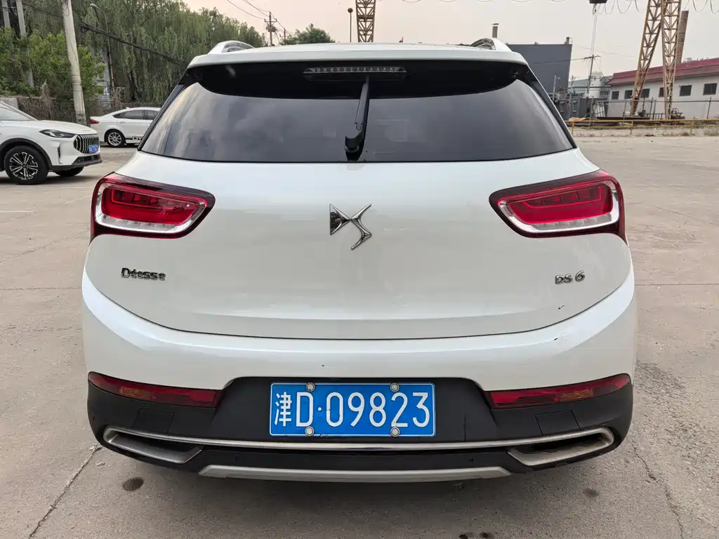 DS 6 1.6 T Luxury THP160