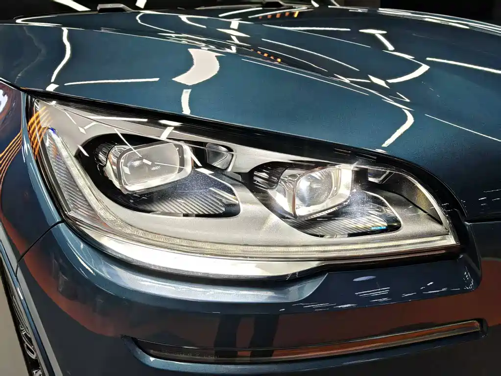 Aviator 3.0 T V6 4 WD President
