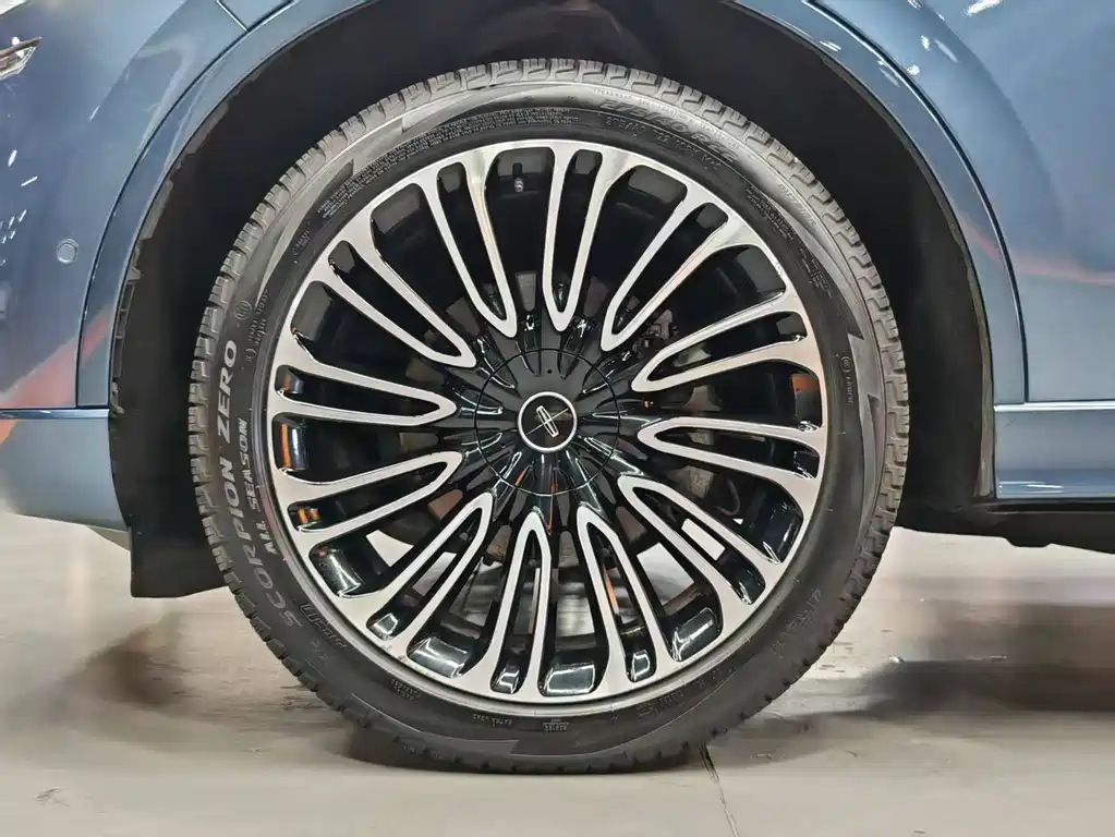 Aviator 3.0 T V6 4 WD President