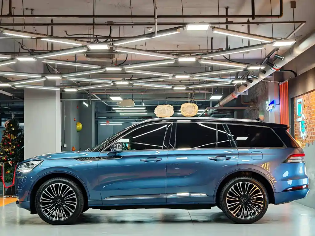Aviator 3.0 T V6 4 WD President