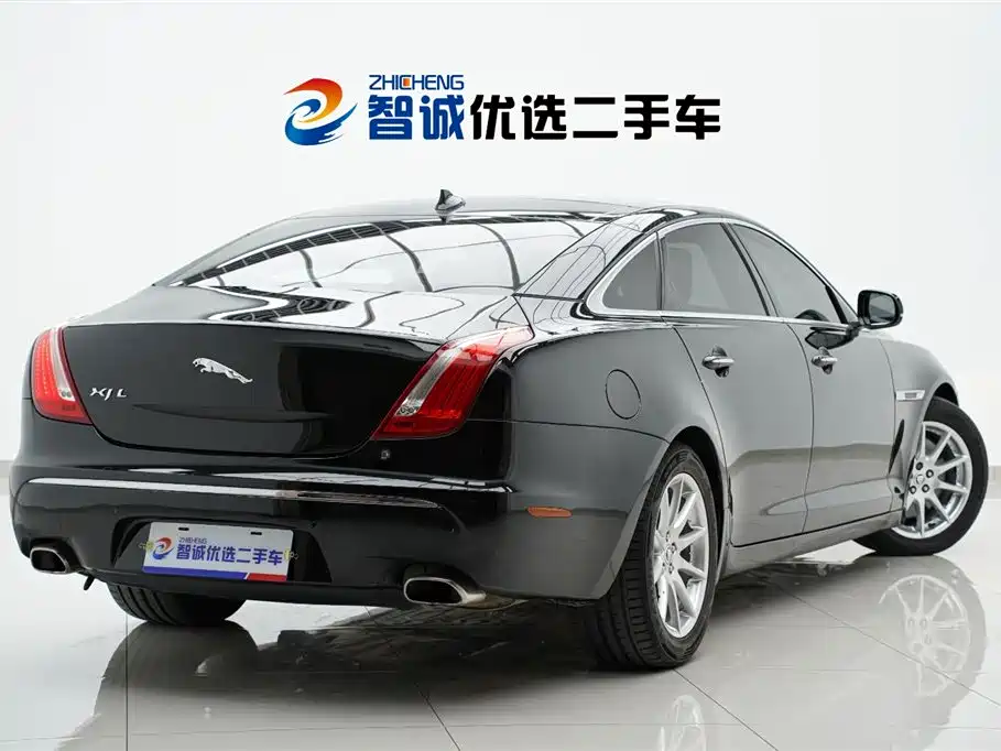Jaguar XJ XJL 2.0 T Graceful Business