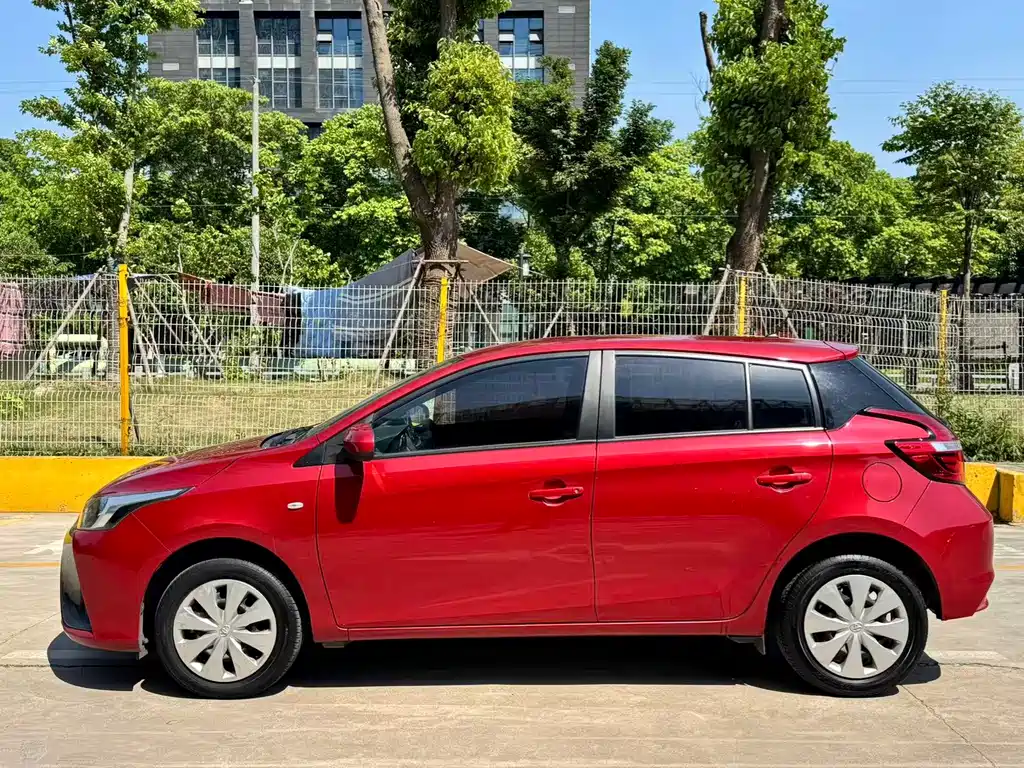YARiS L Zhixuan 1.5 L CVT Leading