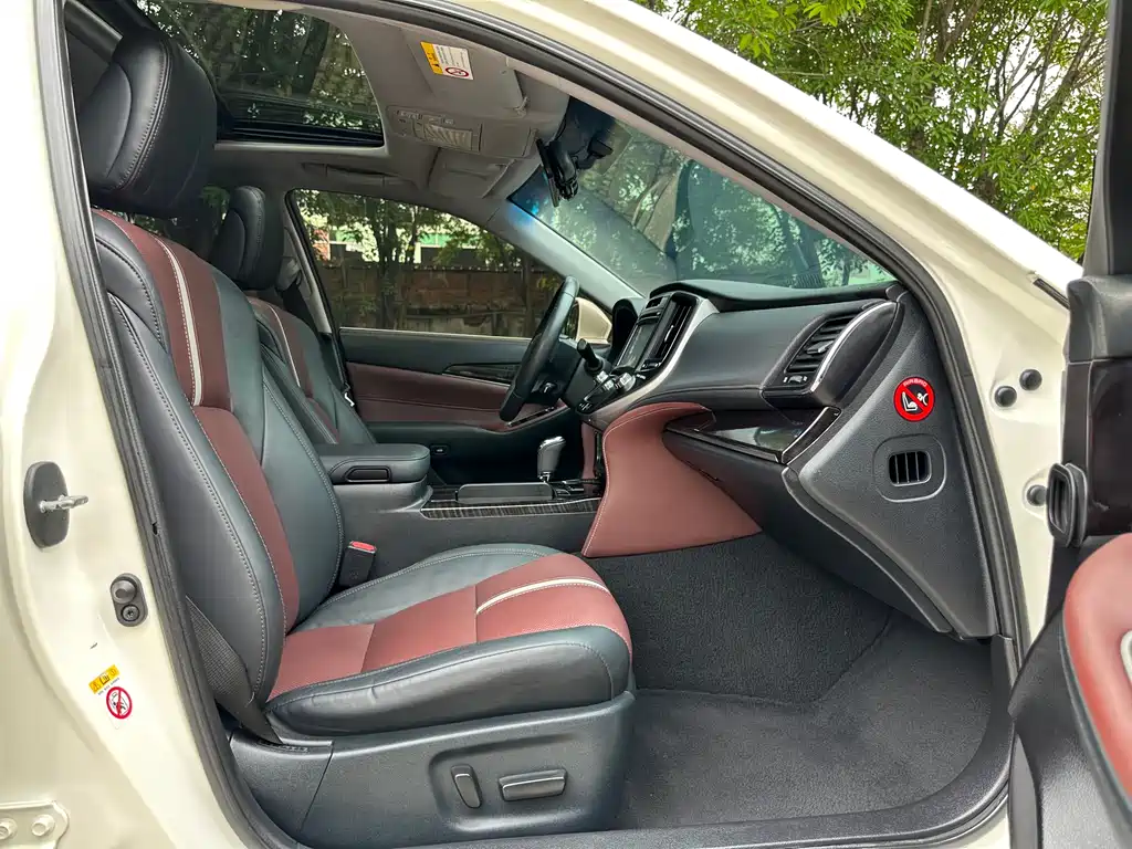 Crown 2.0 T Sport