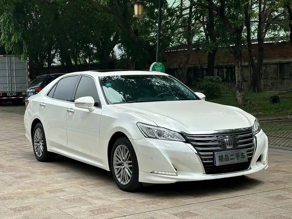 Crown 2.0 T Sport