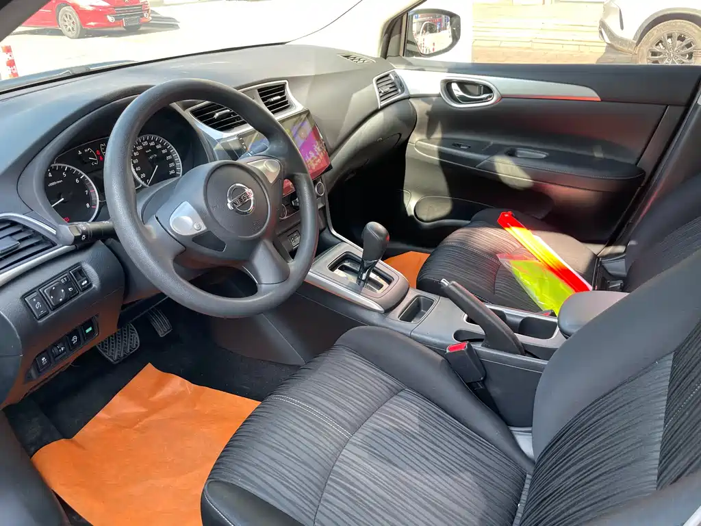 Sylphy Facelift Classic 1.6 XE CVT Comfort