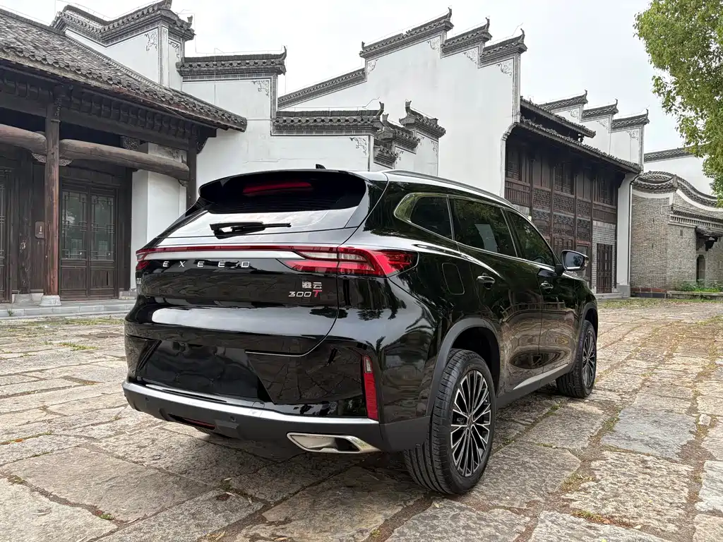 Exeed Lingyun 300 T 2 WD Stellar