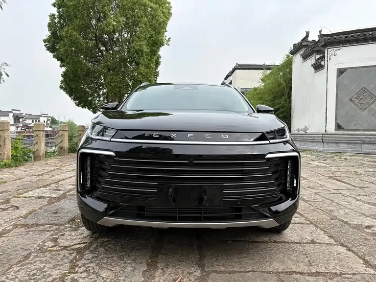 Exeed Lingyun 300 T 2 WD Stellar