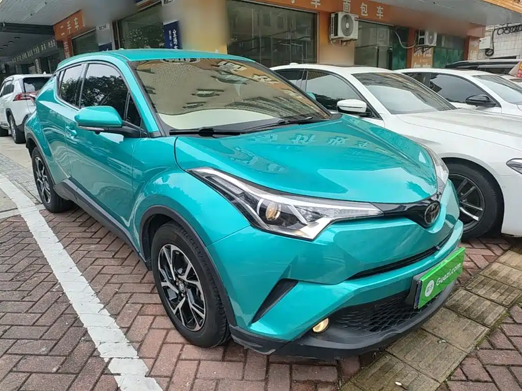 Toyota C-HR 2.0 L Leading CN-VI