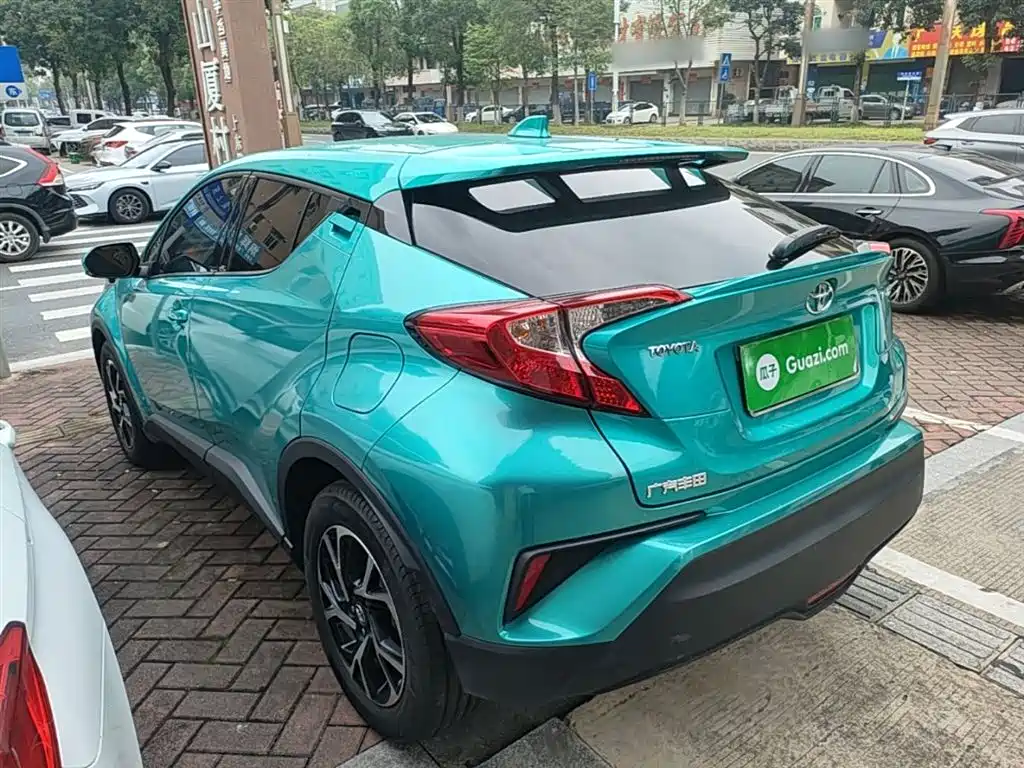 Toyota C-HR 2.0 L Leading CN-VI
