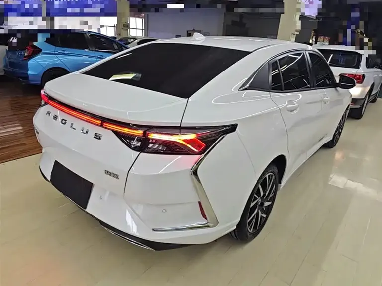Dongfeng Yixuan 230 T Auto Dazzle