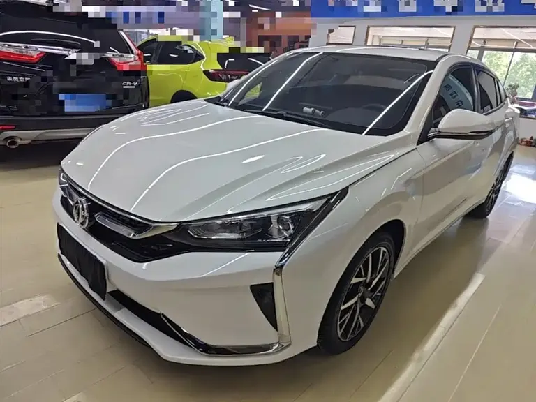 Dongfeng Yixuan 230 T Auto Dazzle