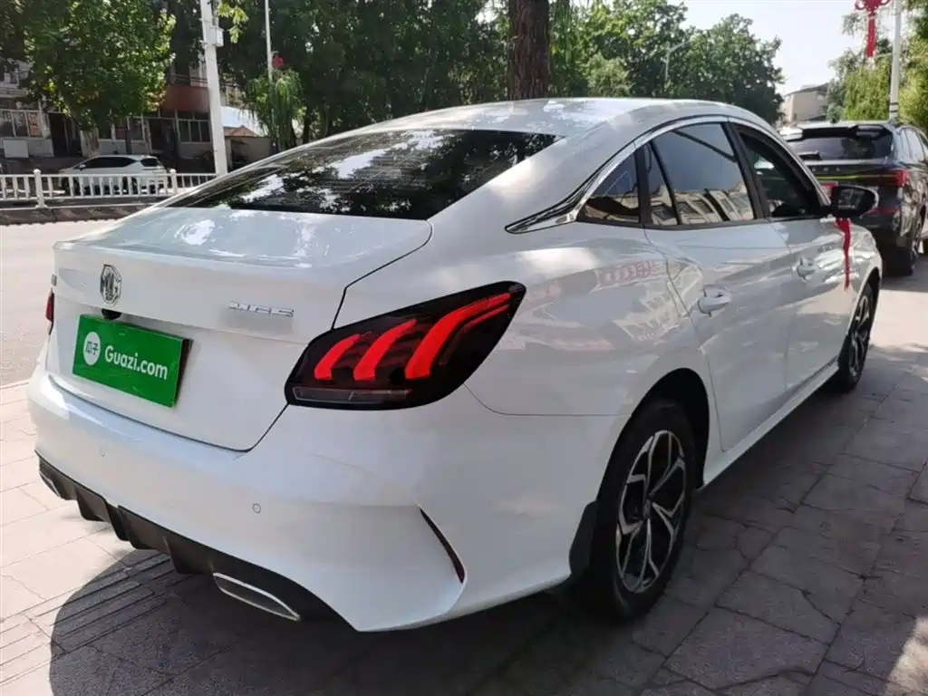 MG5 180 DVVT CVT Youth Luxury