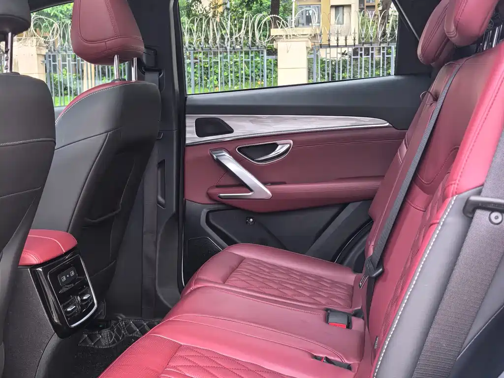 Jetour X70 PLUS 1.5 T DCT Brave PLUS 7-seat