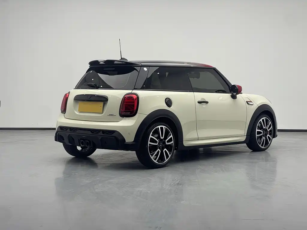 MINI JCW 2.0 T JOHN COOPER WORKS Pat Moss Commemorative