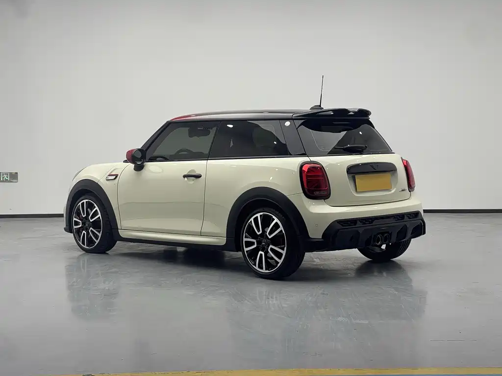MINI JCW 2.0 T JOHN COOPER WORKS Pat Moss Commemorative
