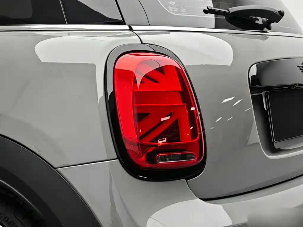 MINI 2.0 T COOPER S Artist