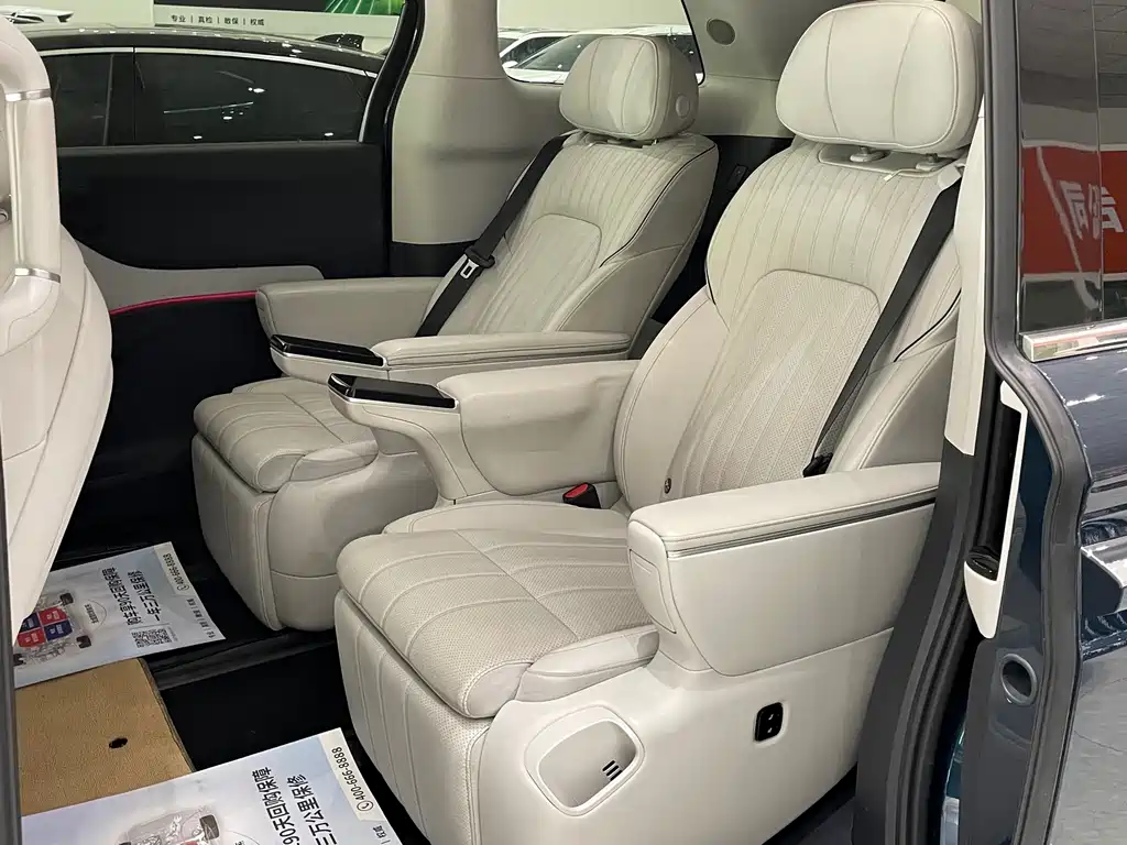 Voyah Dreamer PHEV 4 WD Flagship Kunpeng