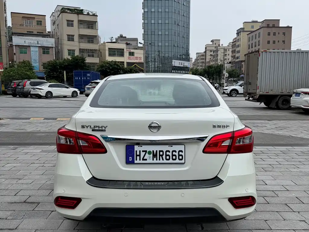 Sylphy Classic 1.6 XE CVT Comfort