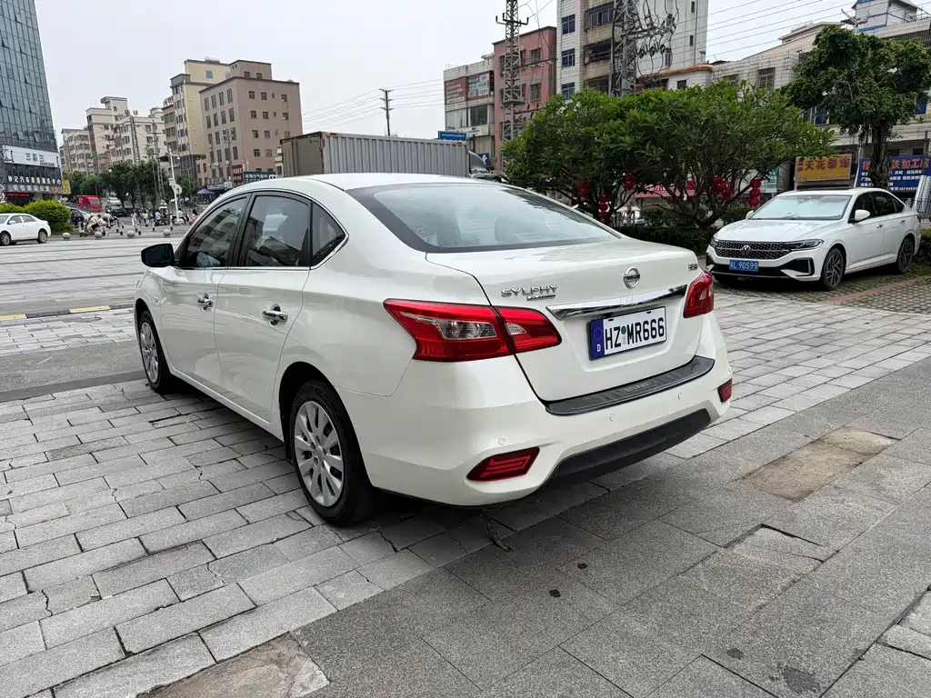 Sylphy Classic 1.6 XE CVT Comfort