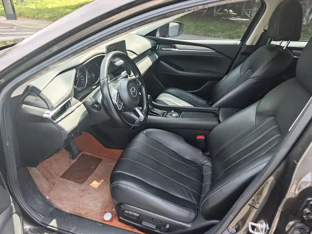 Atenza 2.0 L Blue Sky Luxury