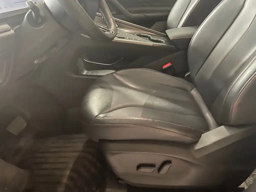 Roewe RX5 1.5 T Super Sense Elite