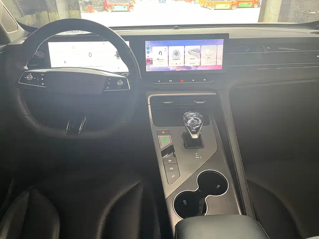 Roewe RX5 1.5 T Super Sense Elite