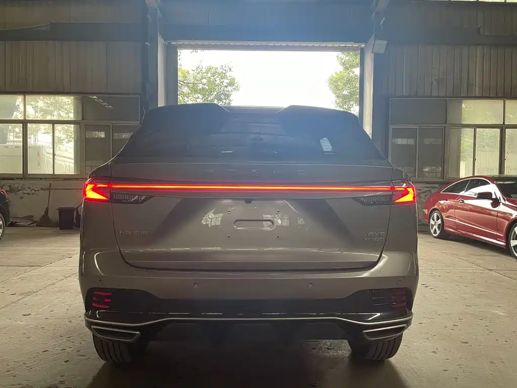 Roewe RX5 1.5 T Super Sense Elite