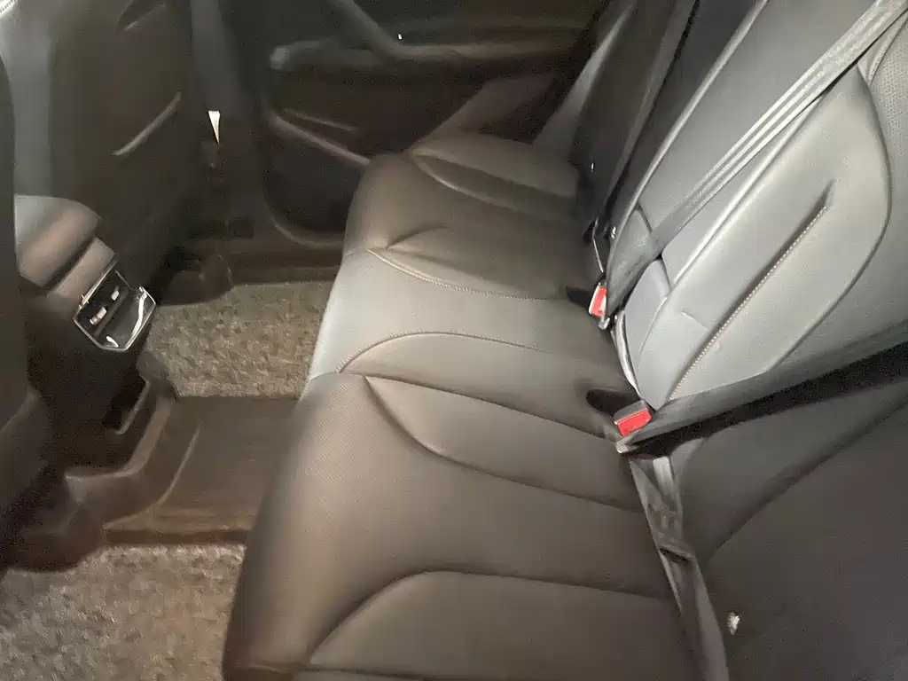 Roewe RX5 1.5 T Super Sense Elite