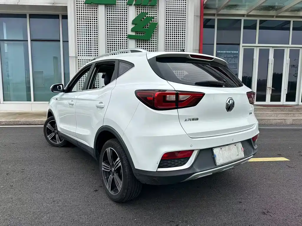 MG ZS 1.5 L Auto Luxury CN-V
