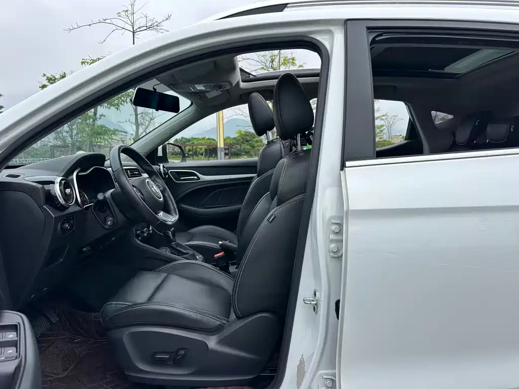MG ZS 1.5 L Auto Luxury CN-V