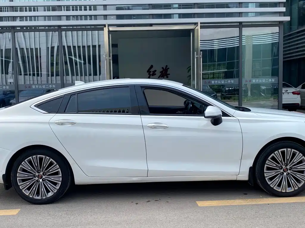Hongqi H5 Classic 1.5 T DCT Flagship Charm