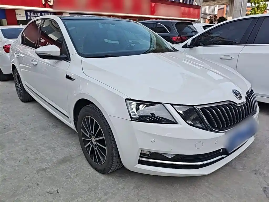Octavia TSI230 DSG Luxury
