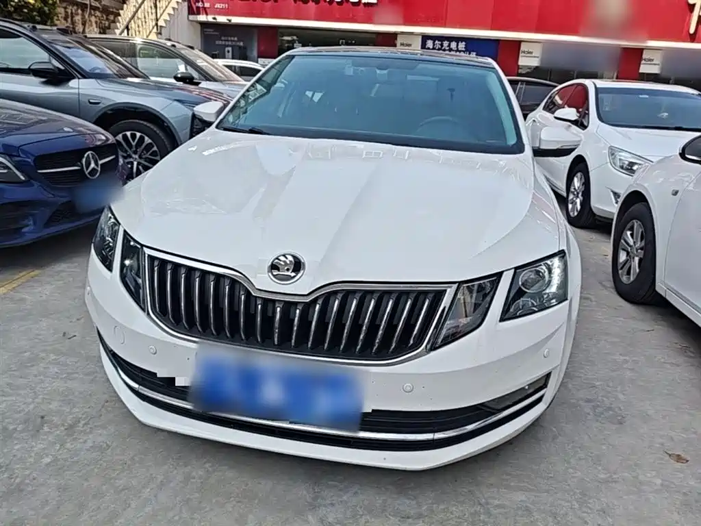 Octavia TSI230 DSG Luxury