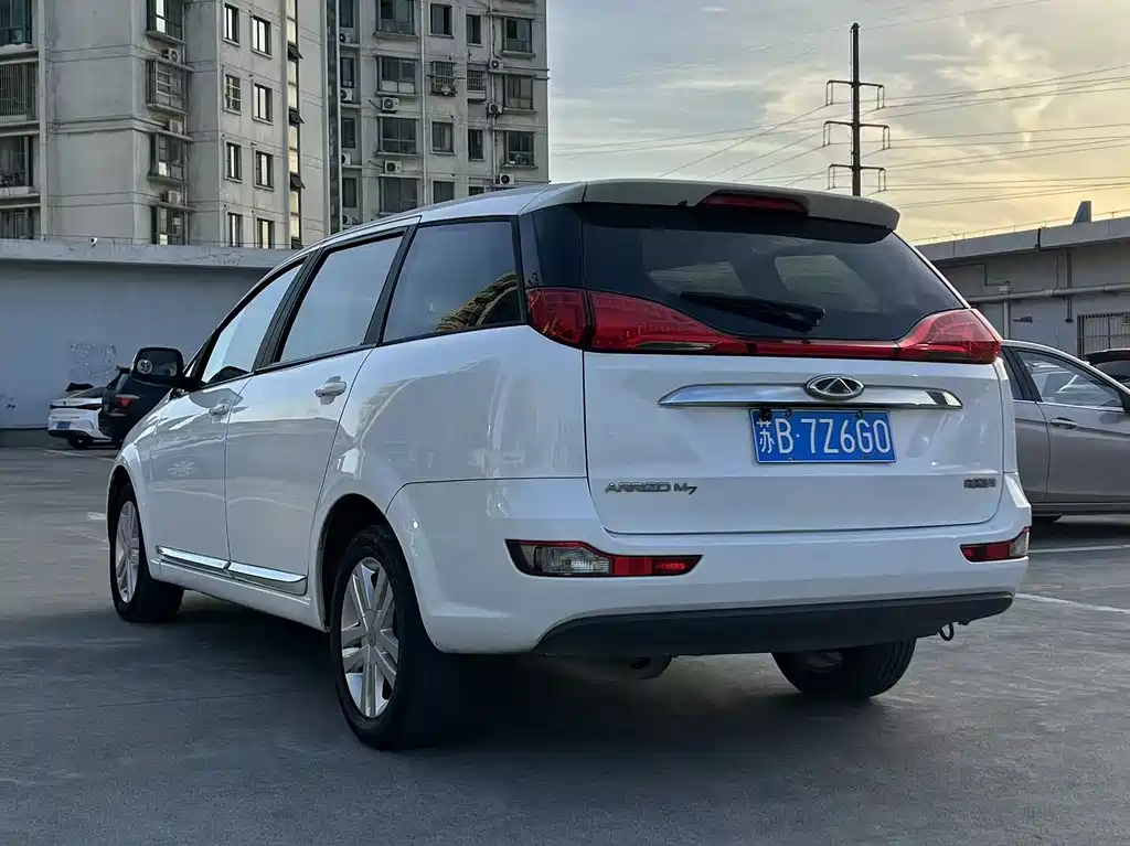 Arrizo M7 艾瑞泽M7 2015款 1.8 L 手动宽适版 232座