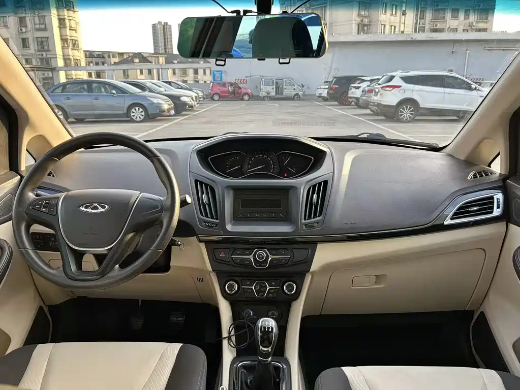 Arrizo M7 艾瑞泽M7 2015款 1.8 L 手动宽适版 232座