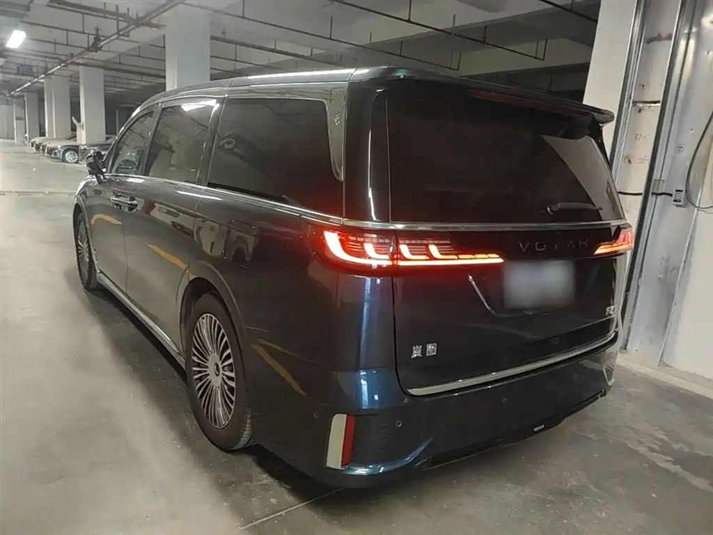 Voyah Dreamer PHEV 4 WD Flagship Kunpeng