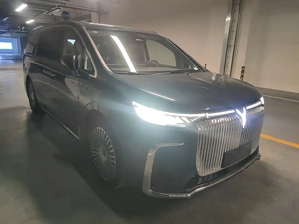 Voyah Dreamer PHEV 4 WD Flagship Kunpeng