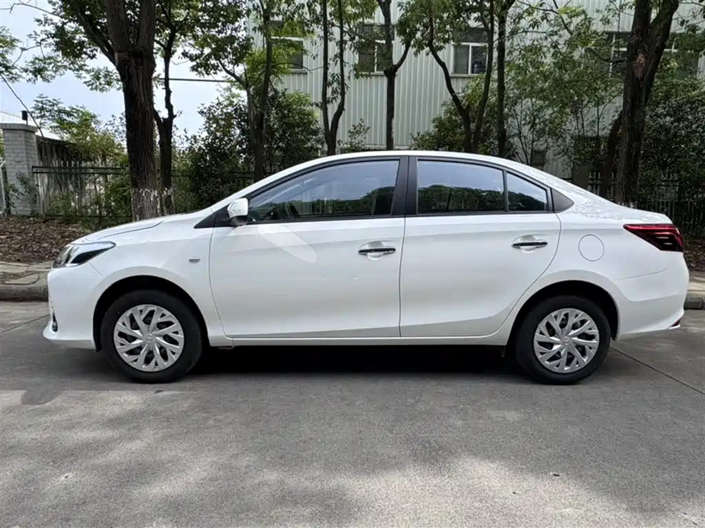 Vios 1.5 L 20 Anniversary