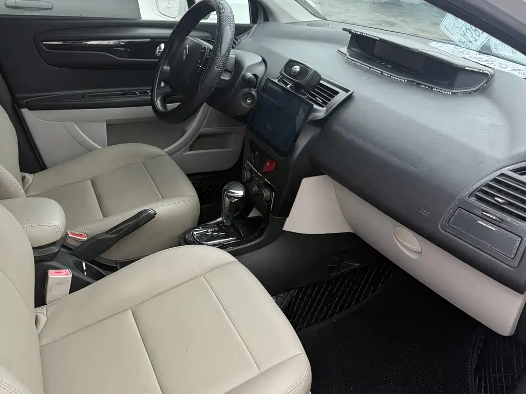 C-Quatre Sedan 1.6 L Auto Taste Enjoyment