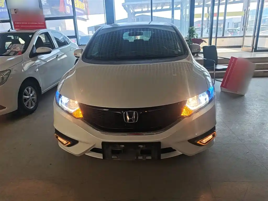 Jade 1.8 L Auto Comfort Elite 5-seat