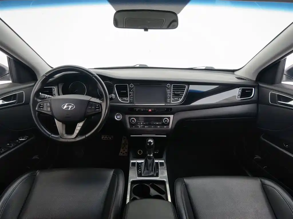 Mistra 1.8 L Auto Distinguished DLX