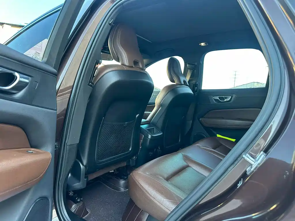 Volvo XC60 T5 4 WD Smart Ease Luxury