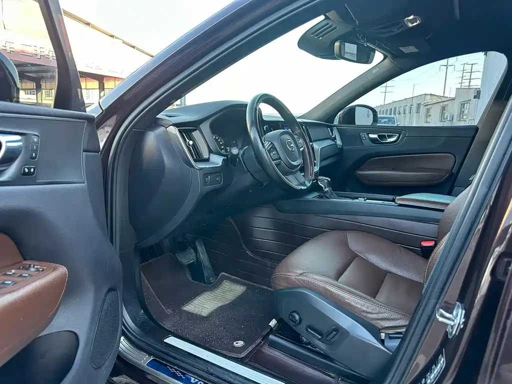 Volvo XC60 T5 4 WD Smart Ease Luxury