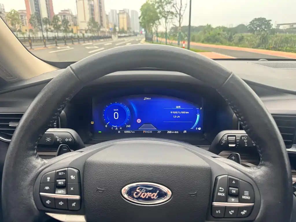 Explorer EcoBoost 285 4 WD Titanium 6-seat