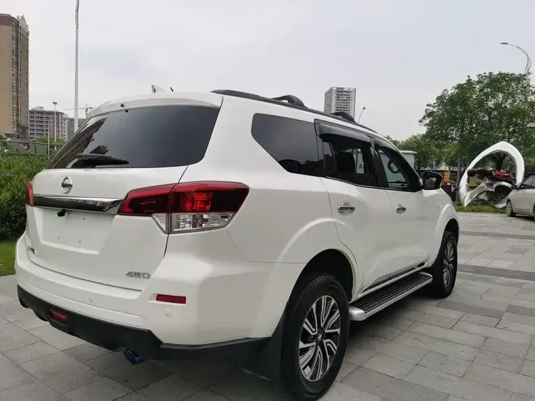 Nissan Terra 2.5 L Auto 4 WD Luxury