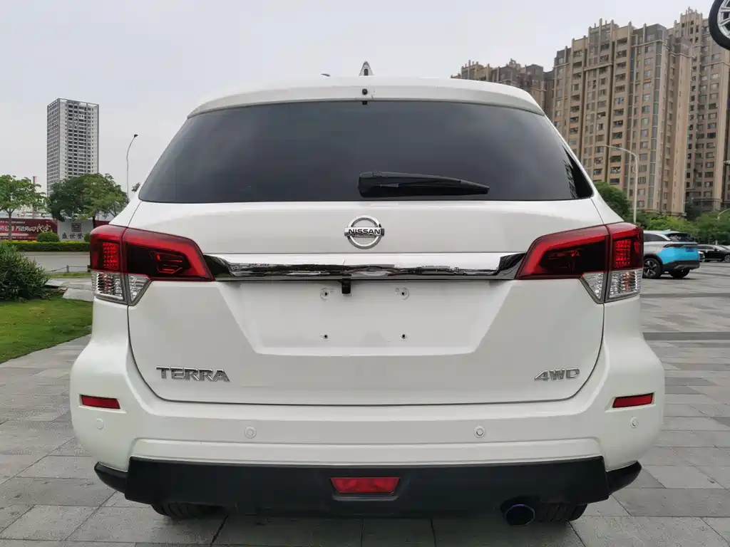 Terra 2.5 L Auto 4 WD Luxury