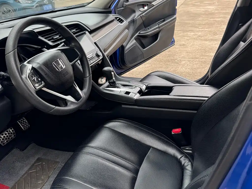 Civic 220 TURBO CVT Ignite Motion CN-V